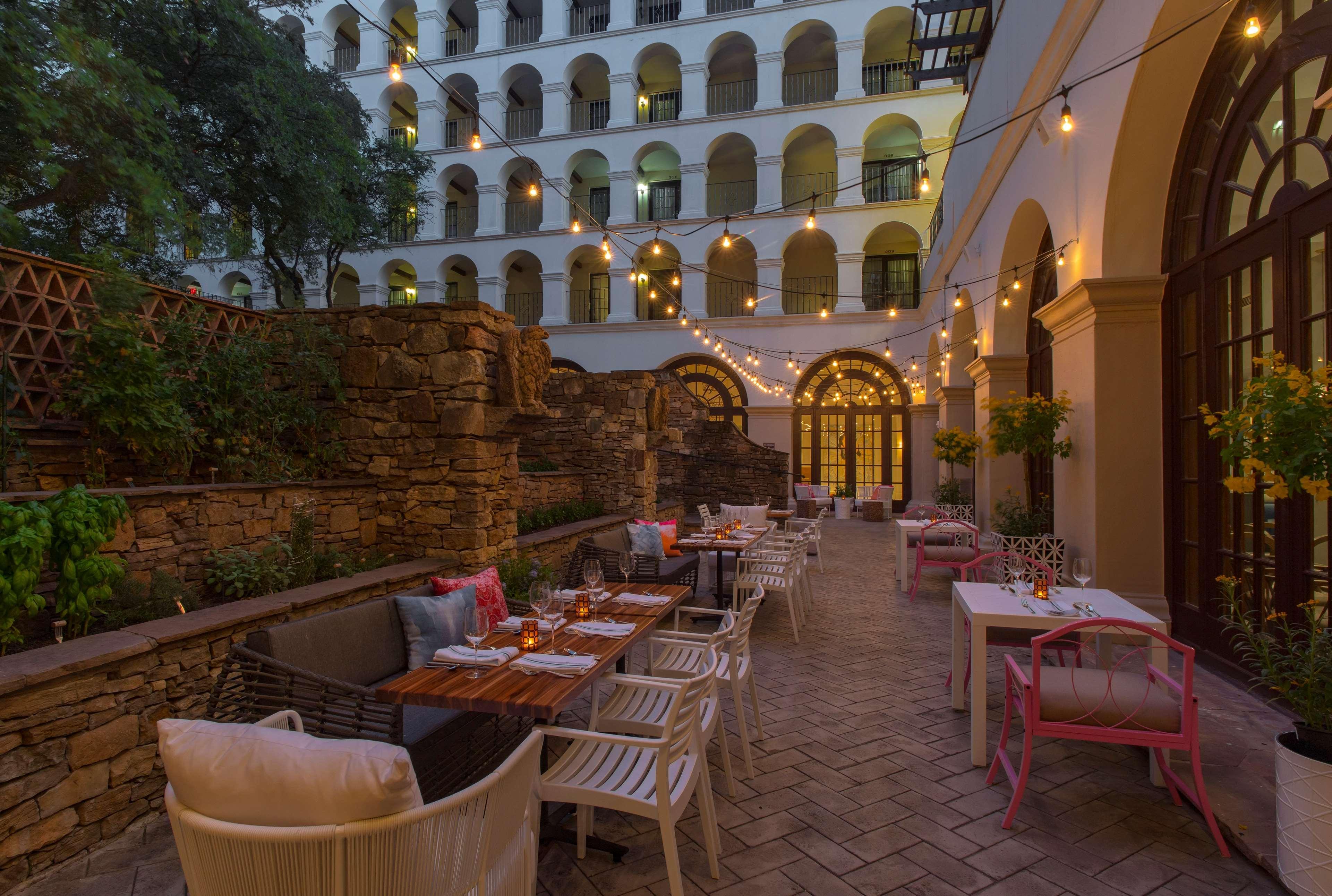Hotel Doubletree By Hilton Austin Exterior foto