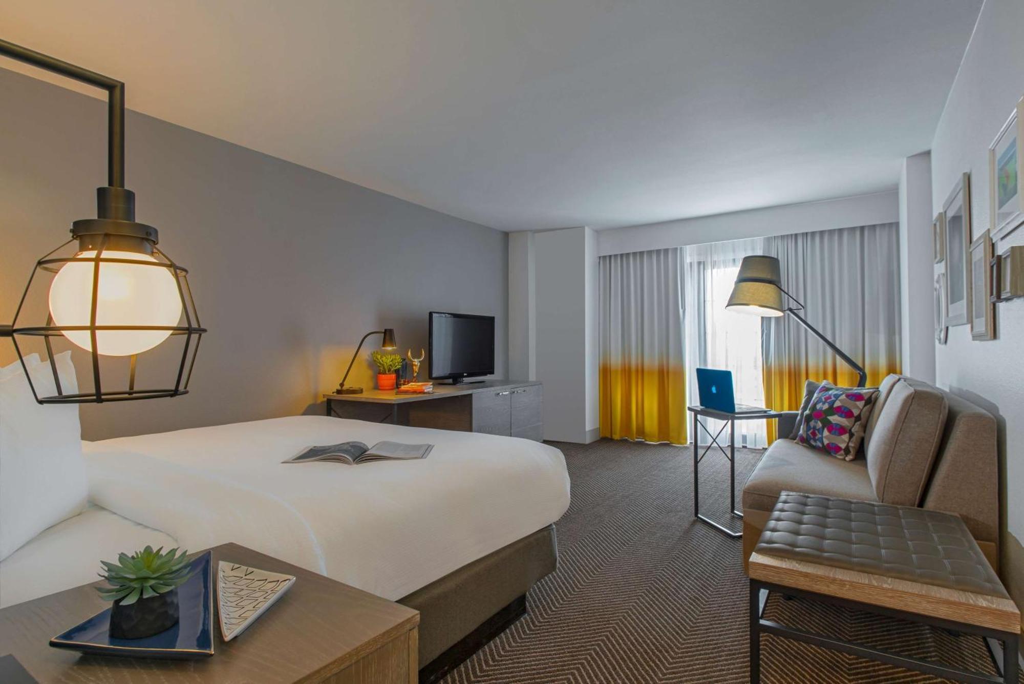 Hotel Doubletree By Hilton Austin Exterior foto