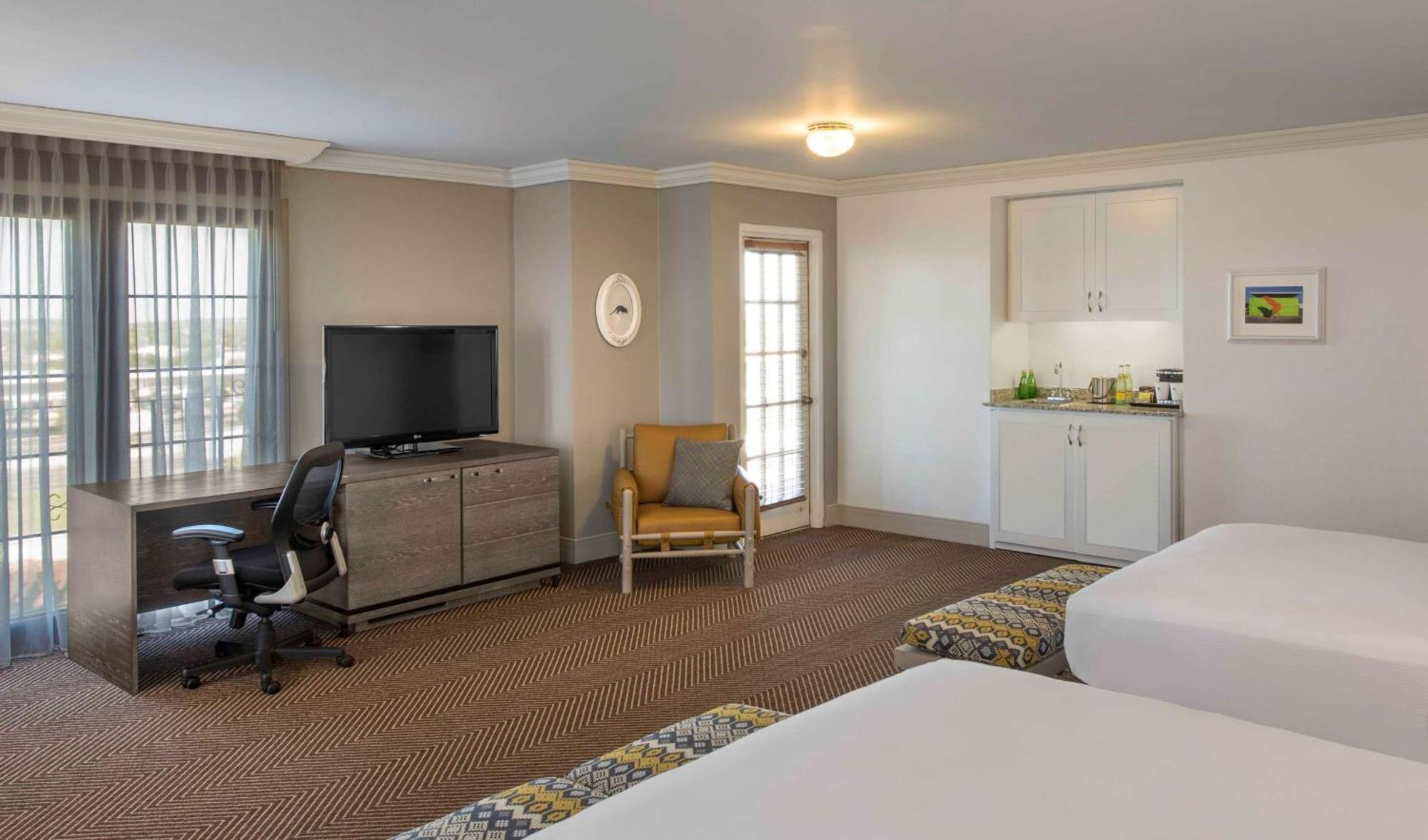 Hotel Doubletree By Hilton Austin Exterior foto