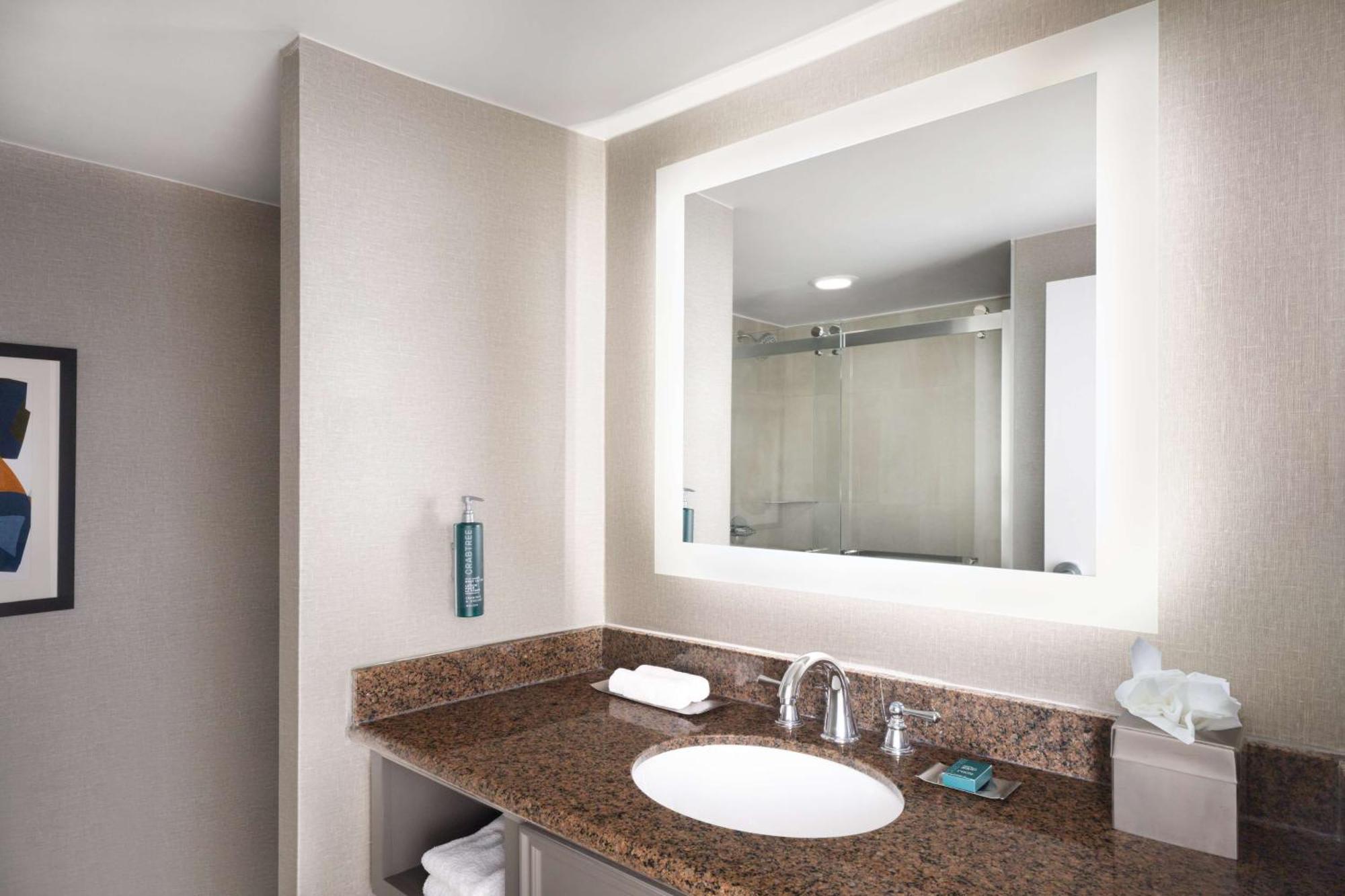Hotel Doubletree By Hilton Austin Exterior foto