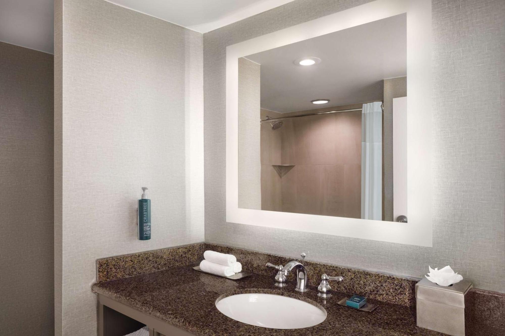 Hotel Doubletree By Hilton Austin Exterior foto