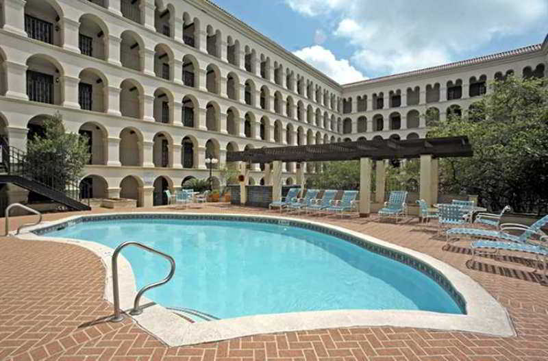 Hotel Doubletree By Hilton Austin Exterior foto